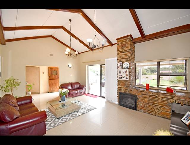 3 BEDROOM HOUSE FOR SALE IN BRAMLEY